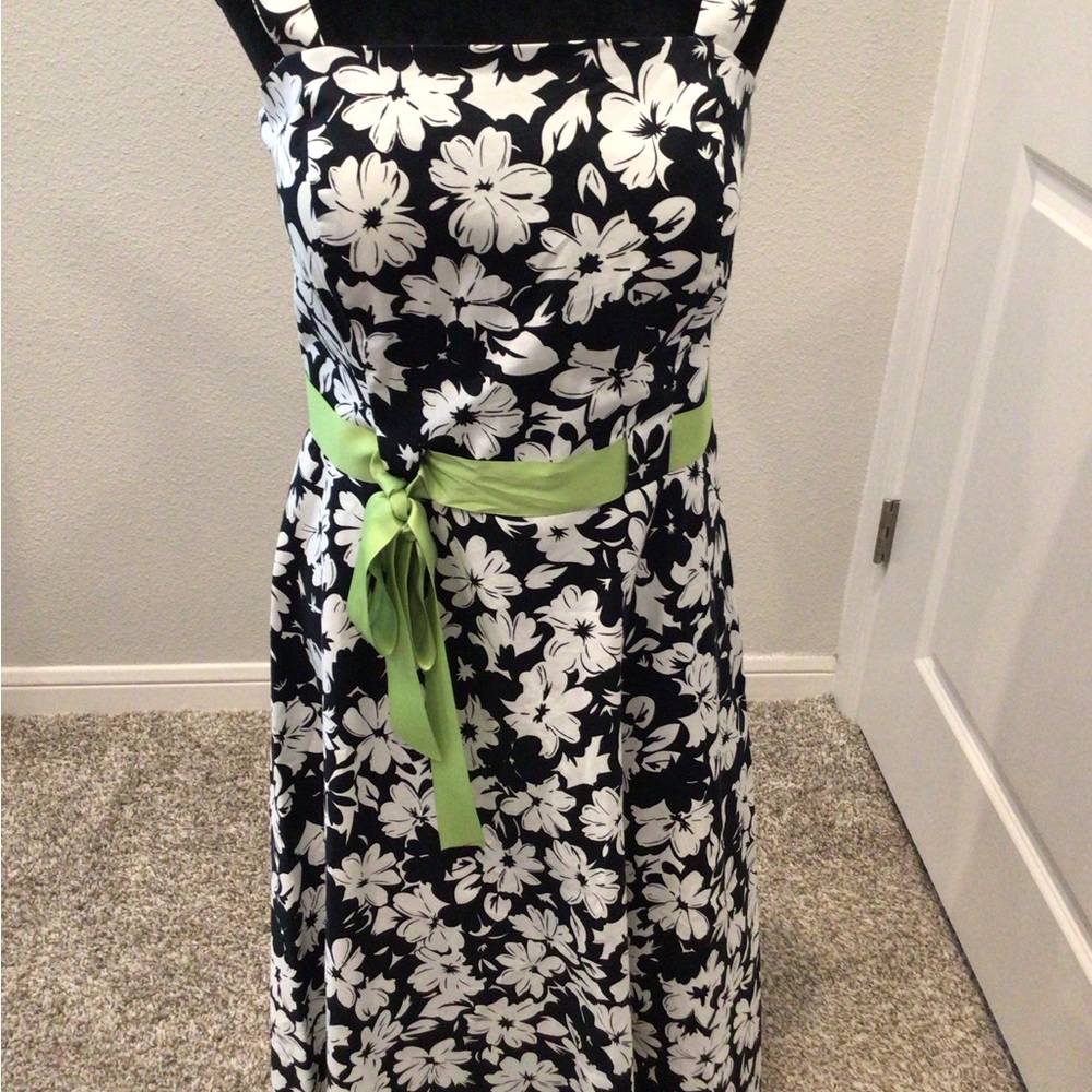 Madison Leigh Black and White Floral Midi Dress with Green Belt Size 10